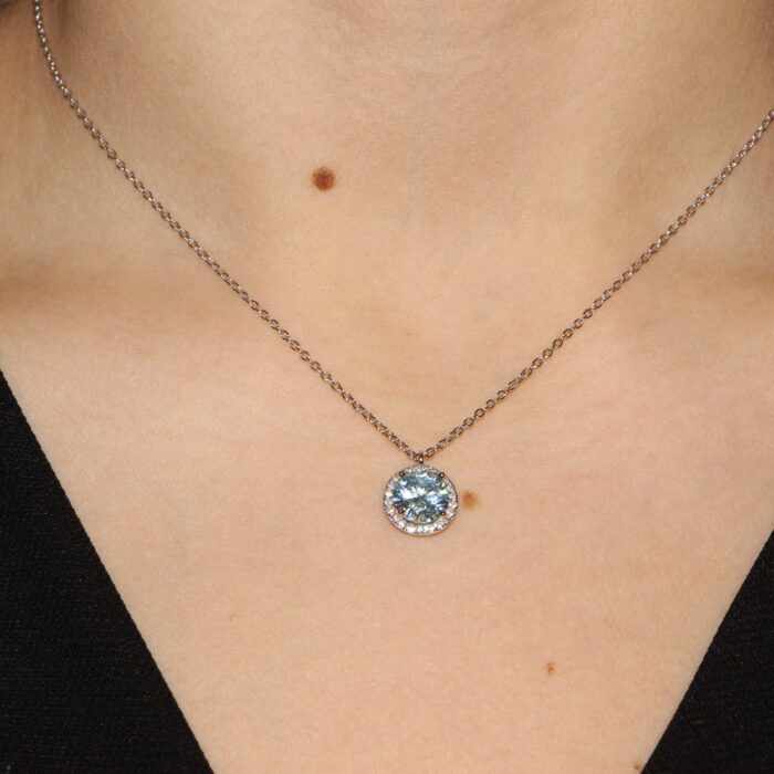 Collana in argento con zircone acquamarina centrale e zirconcini bianchi