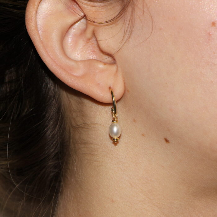 Orecchini argento placcato oro con perle pregiate